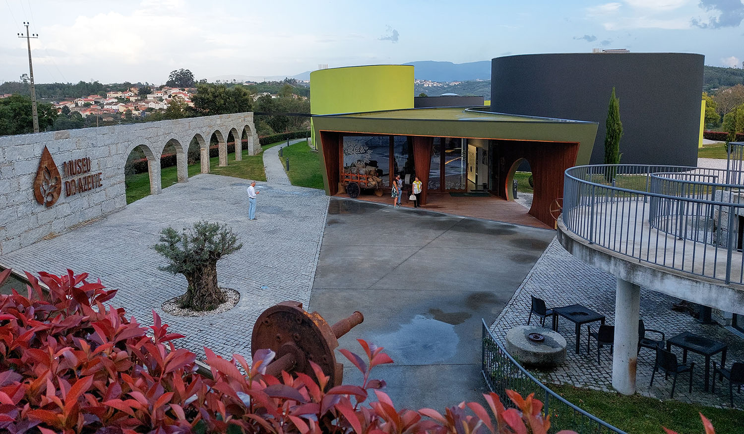 Museu Do Azeite Em Forma De Ramo De Oliveira Who Trips